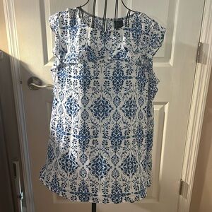 Ladies Worthington top.